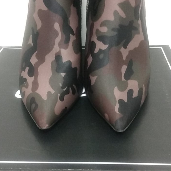 QUPID Fatigue Stretch Mid Bootie | 7M - Picture 10 of 10